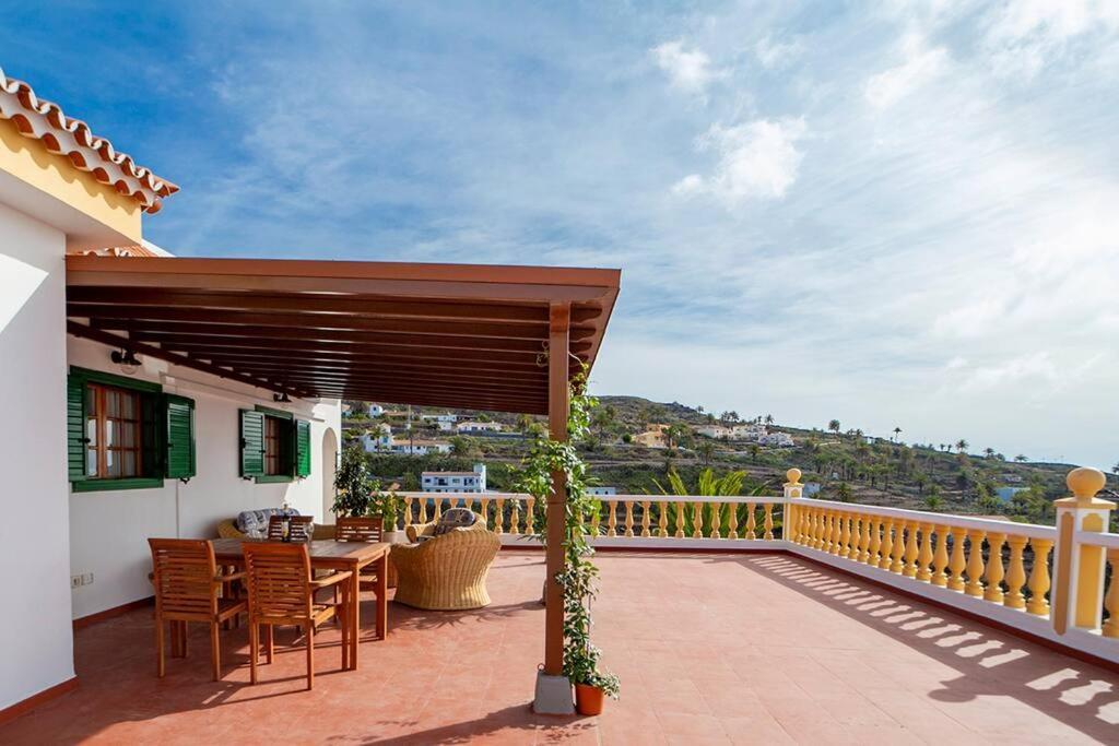 Villa Teram Alajero Exterior photo