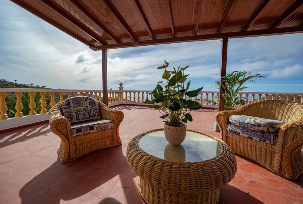 Villa Teram Alajero Exterior photo